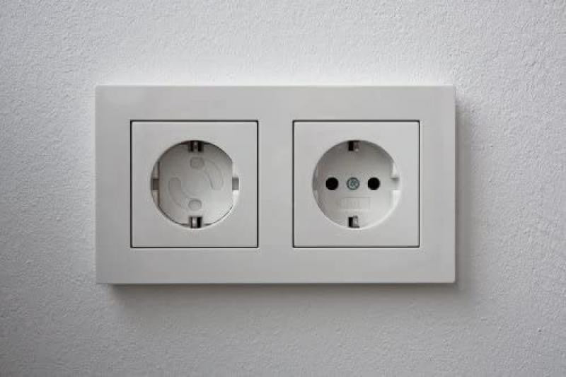 Contact Protection for Sockets
