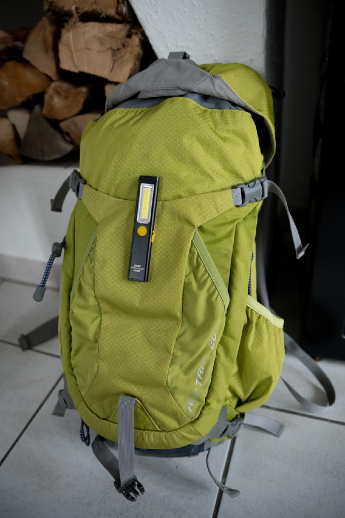 PL 200 A LED Flashlight with Rechargeable Battery for Workshop and Inspection (200 lm, Work Lighting Up to 12 h, COB, US Charging)