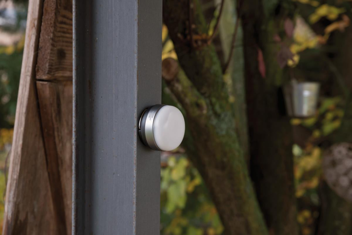 Lanterna LED multifuncional OLI 0200 - Lâmpada portátil para campismo e atividades ao ar livre (180 lm, até 45 horas de iluminação, bateria incluída)