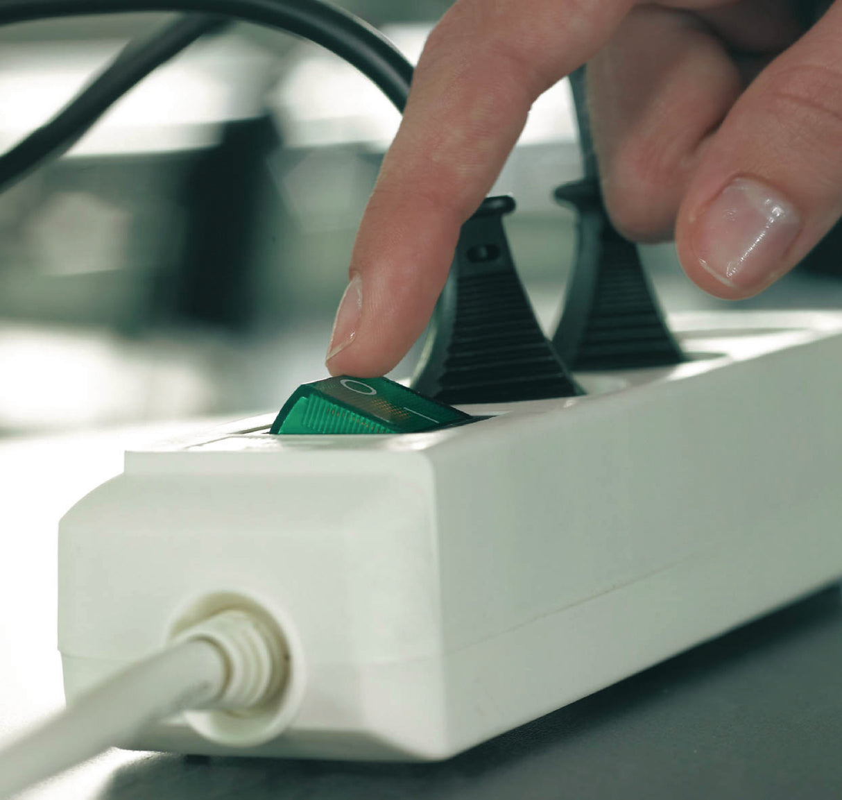 Eco-line 6-way Extension Socket 3.00 m Black - Protective Contact