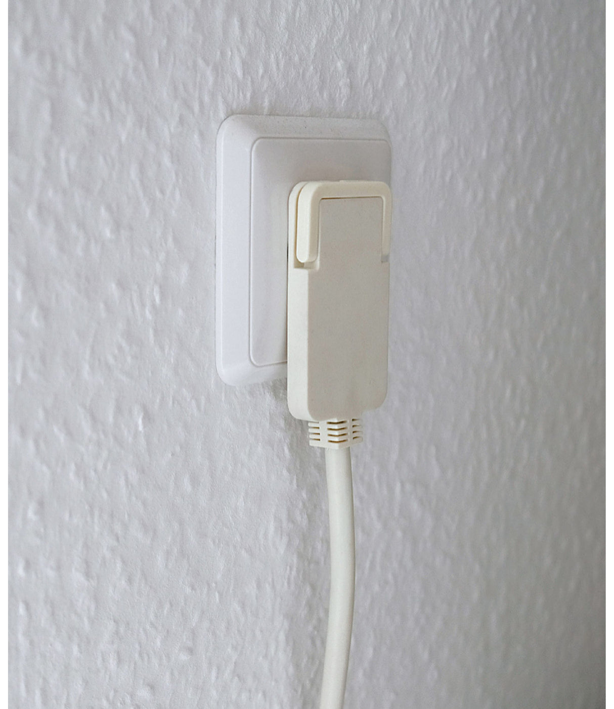 Comfort-line Plus Power Strip with Tabs 4 Sockets Black 2m H05vv-f 3G1.5