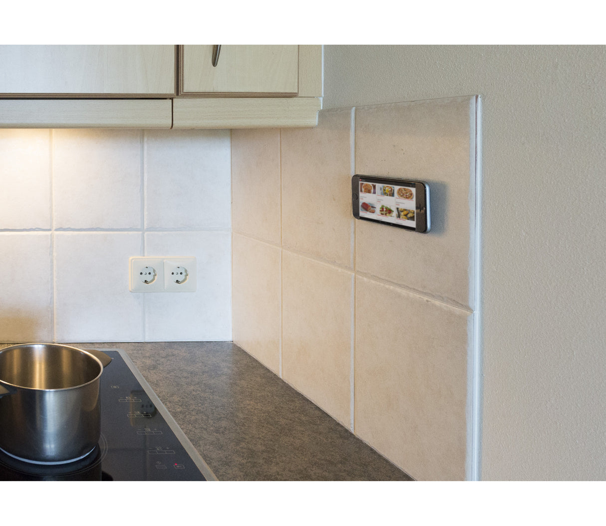 Black Adhesive Car Mount for Smartphone with 360° Rotation