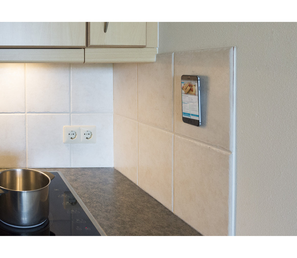 Black Adhesive Car Mount for Smartphone with 360° Rotation