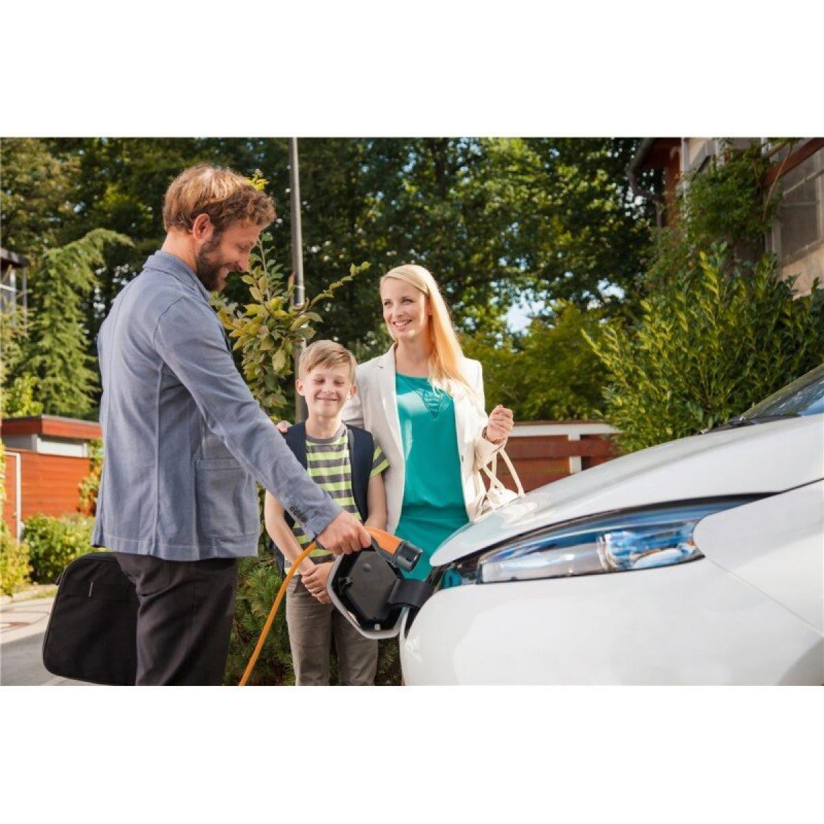 Standard Type 2 or Mennekes charging cable | 20A Three-phase 11 kW | 5 m