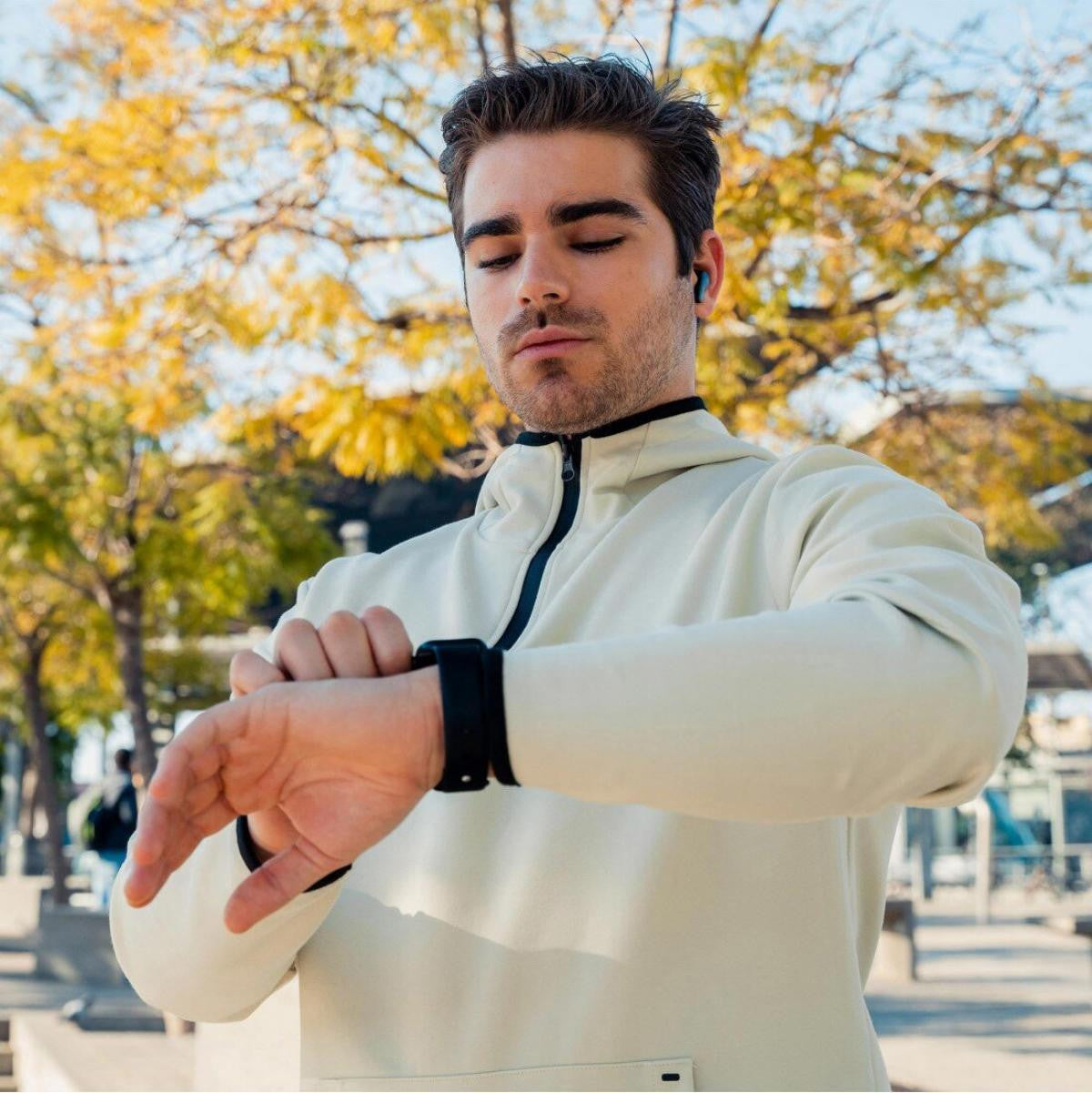 Ksix Urban 3 1.69" Touch Screen Smartwatch | Apple Compatible Straps | Black | White | Pink