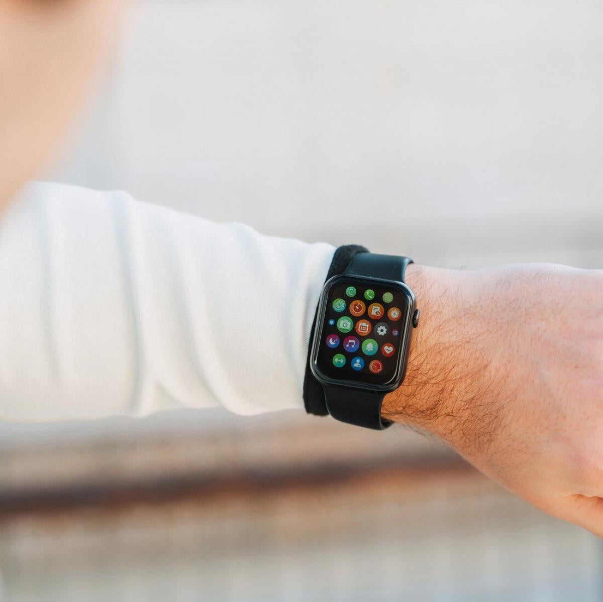 Ksix Urban 3 1.69" Touch Screen Smartwatch | Apple Compatible Straps | Black | White | Pink