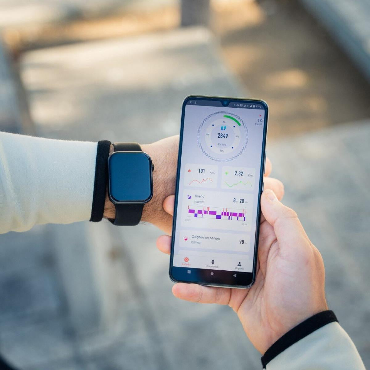 Ksix Urban 3 1.69" Touch Screen Smartwatch | Apple Compatible Straps | Black | White | Pink