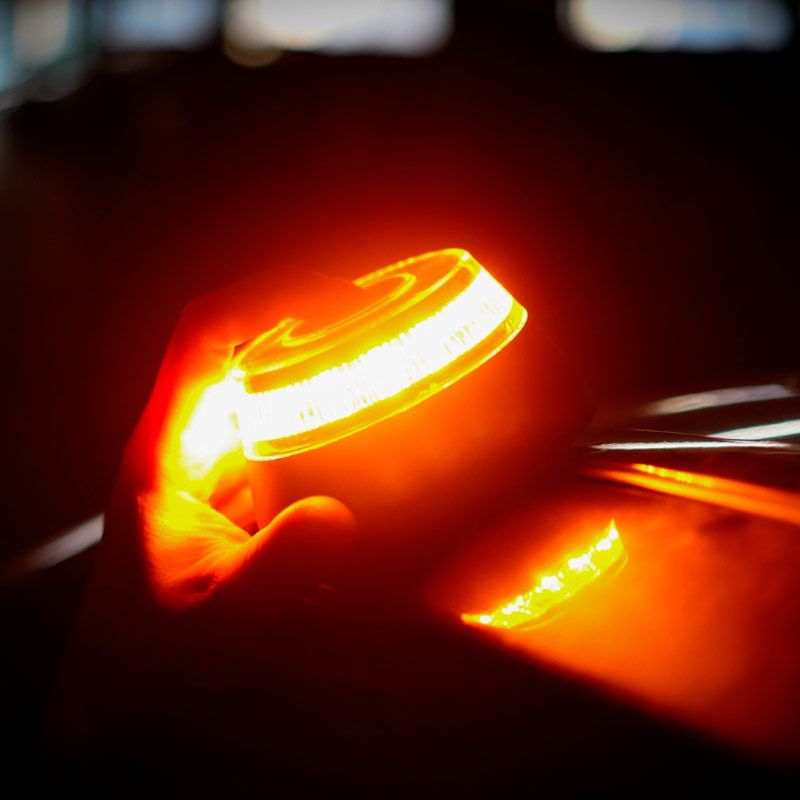 Luz de emergencia con geolocalización, conectada con la DGT, V16 homologada