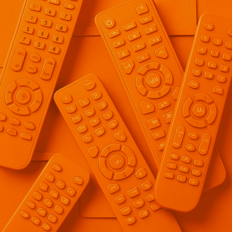 Adiós al Caos en la Mesa: Por Qué Necesitas un Mando Universal y Cómo Elegirlo