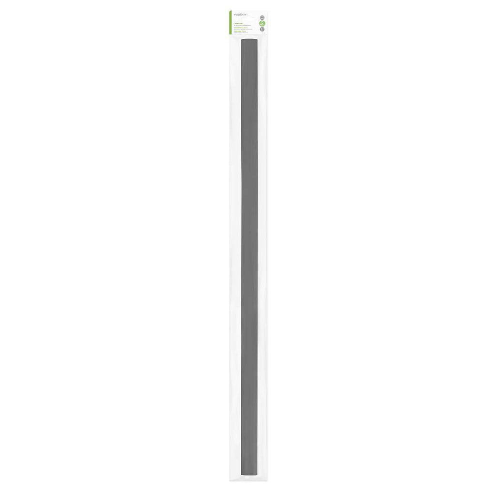 Cubierta pasacables negra Nedis TVCC110BK instalada en la pared
