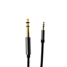 Cabo de áudio estéreo com conector macho de 6,3 mm para conector mini de 3,5 mm. 