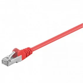 Cable de conexión UTP CAT5e de rojo y 7.5 m de longitud.